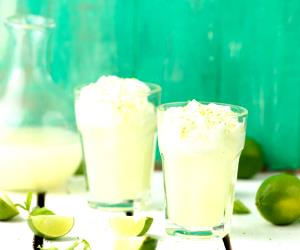 Quantas calorias em 0.1 Litro Gin Fizz Com Espuma De Lima?