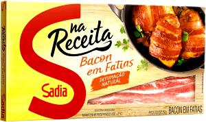 Quantas calorias em 1/2 fatia (10 g) Bacon Fatiado?