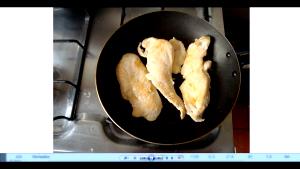 Quantas calorias em 1/2 Médio (Produto Após Cozinhado, Ossos Removidos) Peito de Frango?