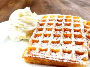 Quantas calorias em 1/2 unidade (40 g) Waffle Belga?