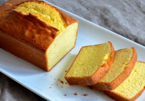 Quantas calorias em 1 Bolo (622,0 G) Pão tipo pound cake?