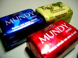 Quantas calorias em 1 bombom (12,5 g) Bombom Mundy Cream?