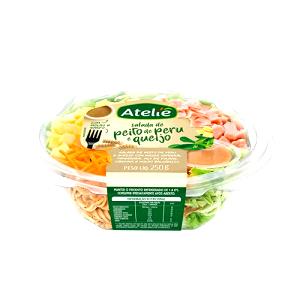 Quantas calorias em 1 caixa (250 g) Salada de Peito de Peru e Queijo?
