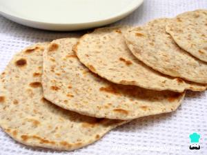 Quantas calorias em 1 Chappatti Ou Roti Grandes (20 Cm) Tortilha de Trigo Integral?