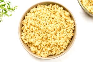 Quantas calorias em 1 Colher De Sopa (10,0 G) Quinoa, seca?