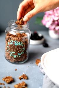 Quantas calorias em 1 colher de sopa (15 g) Granola de Chocolate Amma?