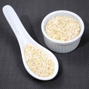 Quantas calorias em 1 colher de sopa (30 g) Quinoa em Flocos?