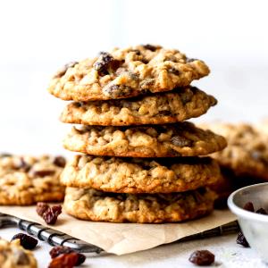 Quantas calorias em 1 cookie (55 g) Cookie Oatmeal Raisins?