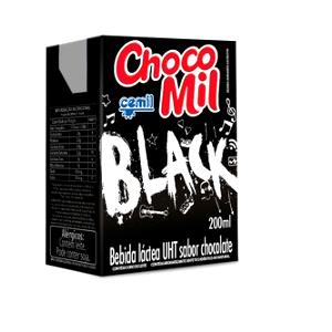 Quantas calorias em 1 copo (200 ml) Chocomil Black?