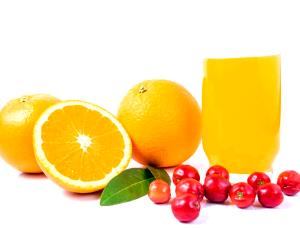 Quantas calorias em 1 copo (200 ml) Laranja com Acerola?