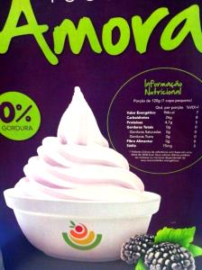 Quantas calorias em 1 copo pequeno (120 g) Frozen Yogurt de Caramelo?