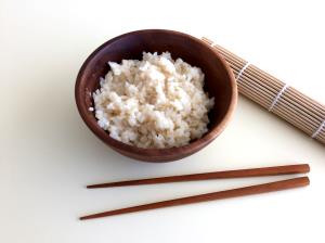 Quantas calorias em 1 Dose Arroz Para Sushi?