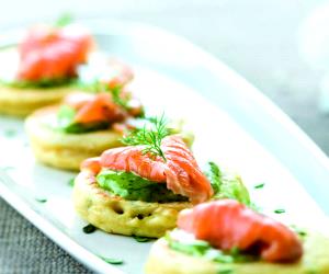 Quantas calorias em 1 Dose Blinis Com Tomilho Limão E Salmão Marinado?