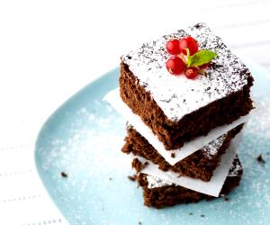 Quantas calorias em 1 Dose Brownie De Chocolate E Cenoura?