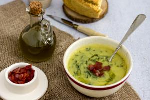 Quantas calorias em 1 Dose Caldo-Verde Com Batata-Doce?