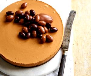 Quantas calorias em 1 Dose Cheesecake De Chocolate?