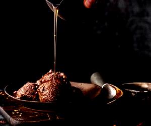 Quantas calorias em 1 Dose Gelado De Chocolate Picante Com Xarope De Whisky?