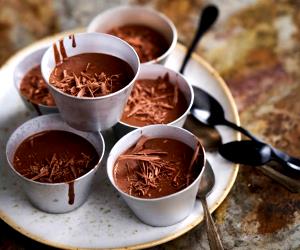 Quantas calorias em 1 Dose Mousse De Chocolate Com Natas?