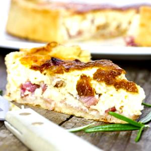 Quantas calorias em 1 Dose Quiche Lorraine?