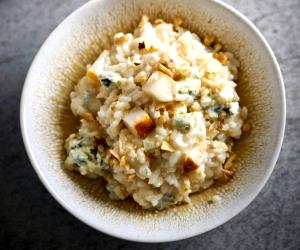 Quantas calorias em 1 Dose Risoto De Pera, Noz E Gorgonzola?