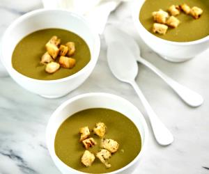 Quantas calorias em 1 Dose Sopa Com Favas E Coentros?