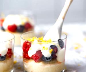 Quantas calorias em 1 Dose Trifle De Verão Com Ricota E Frutos Vermelhos?