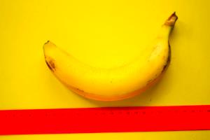 Quantas calorias em 1 Extra Grande (23 Cm Ou Mais Comprido) Banana?