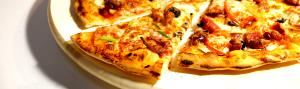 Quantas calorias em 1 fatia (100 g) Mussarela Pan Pizza (Grande)?
