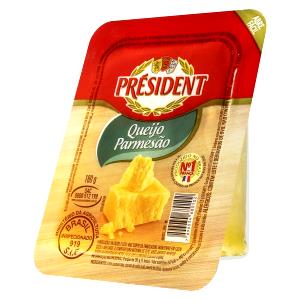 Quantas calorias em 1 Fatia (18,0 G) Queijo parmesão?