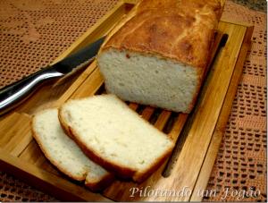 Quantas calorias em 1 fatia (30 g) Pão Caseiro Aipim?