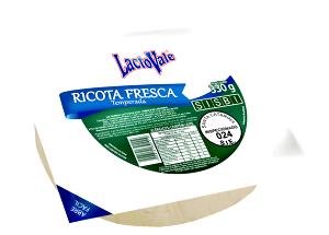 Quantas calorias em 1 fatia (30 g) Ricota Temperada?