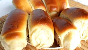 Quantas calorias em 1 fatia (50 g) Pão Caseirinho Doce?
