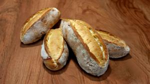Quantas calorias em 1 fatia (50 g) Pão Semi Italiano?