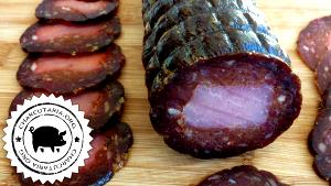 Quantas calorias em 1 Fatia (9,8 G) Salame de porco e carne bovina?