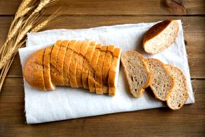 Quantas calorias em 1 Fatia Pão de Farelo de Trigo?