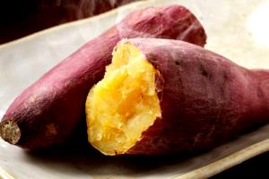 Quantas calorias em 1 Grande Batata Doce Cozida?