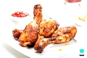 Quantas calorias em 1 İnteiro (75,0 G) Perna de frango, cozida?