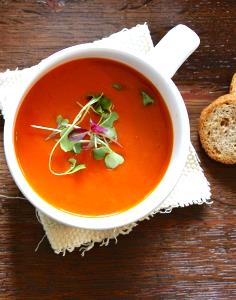 Quantas calorias em 1 Lata (300 G), Preparada Para Instruções Sopa de Tomate?