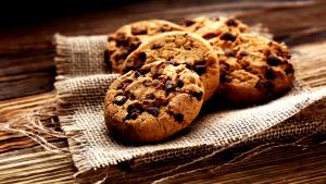 Quantas calorias em 1 Muito Grande (9 Cm - 10 Cm De Diâmetro) Cookie com Pepitas de Chocolate?
