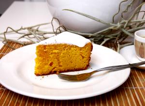 Quantas calorias em 1 Oz Bolo de Cenoura com Cobertura Glacé?