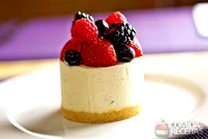 Quantas calorias em 1 Oz Cheesecake com Frutas?