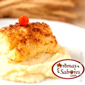 Quantas calorias em 1 Oz, Com Espinhas (Produto Após Espinhas Removidas) Bacalhau Empanado no Forno?