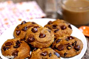 Quantas calorias em 1 Oz Cookies com Pepitas de Chocolate (Macio)?
