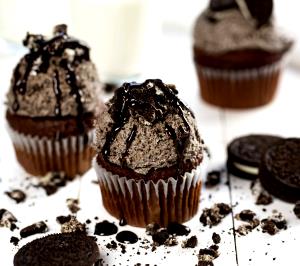 Quantas calorias em 1 Oz Cupcake sem Cobertura Glacé ou Recheio (sem Chocolate)?
