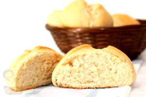 Quantas calorias em 1 Oz Pãezinhos Franceses?