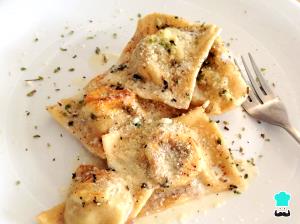 Quantas calorias em 1 Oz Ravioli com Recheio de Carne?