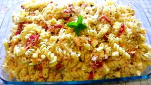 Quantas calorias em 1 Oz Salada de Macarrão com Tempero à Base de Vinagre e Azeite de Oliva?