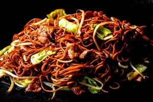 Quantas calorias em 1 Oz Yakisoba?