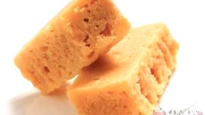 Quantas calorias em 1 Pedaço (5 Cm X 4 Cm X 2 Cm) Barfi ou Sobremesa Indiana Burfi (feito com Leite ou Creme de Leite ou Ricota)?