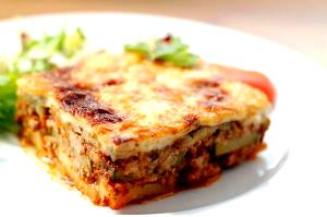 Quantas calorias em 1 Pedaço Moussaka?